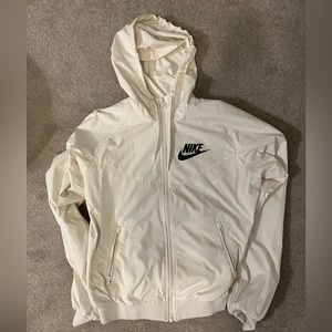 Nike women’s windbreaker